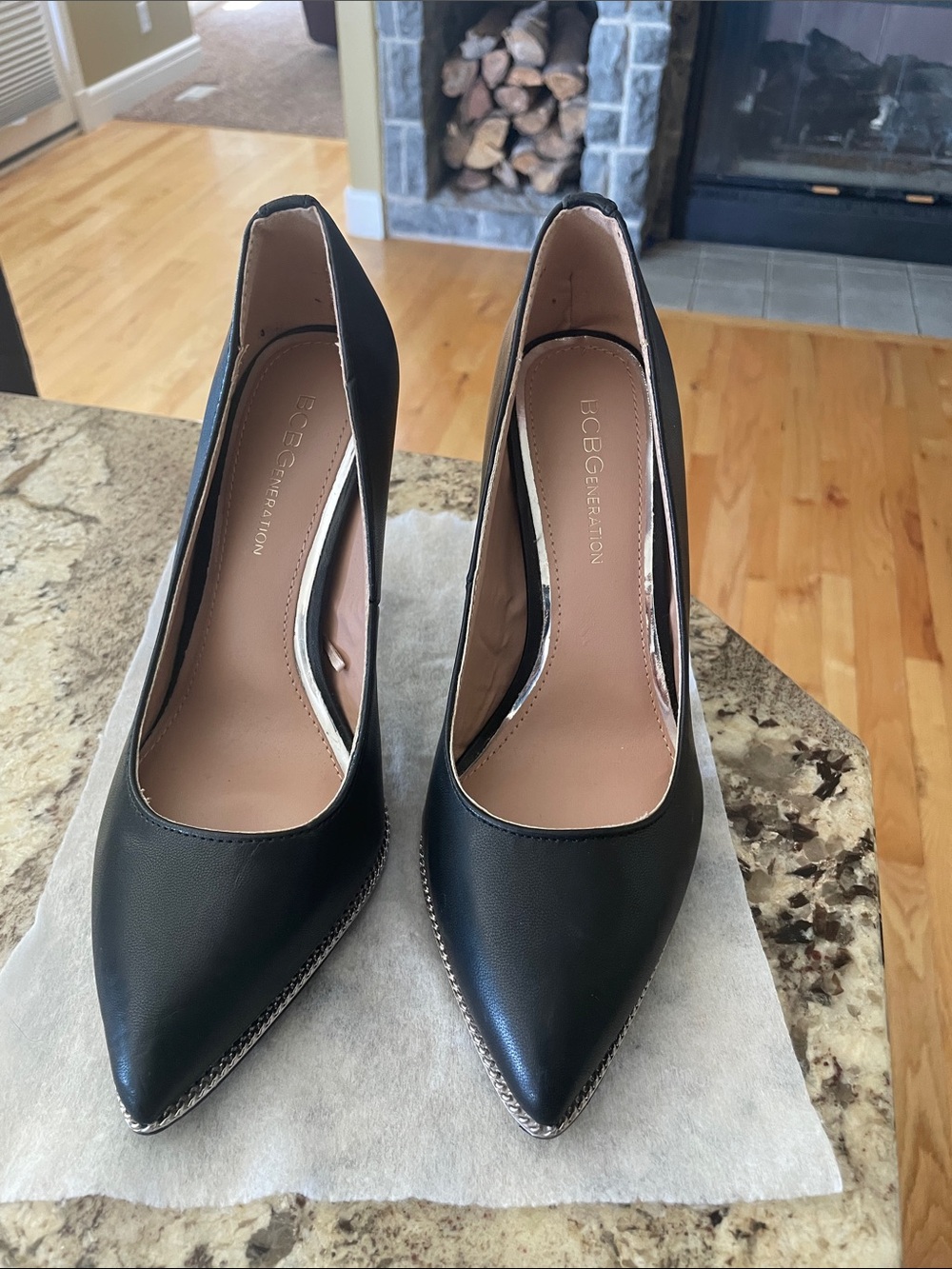 NWOT BCBGeneration Black Pointed Toe Chain-Trim Pumps